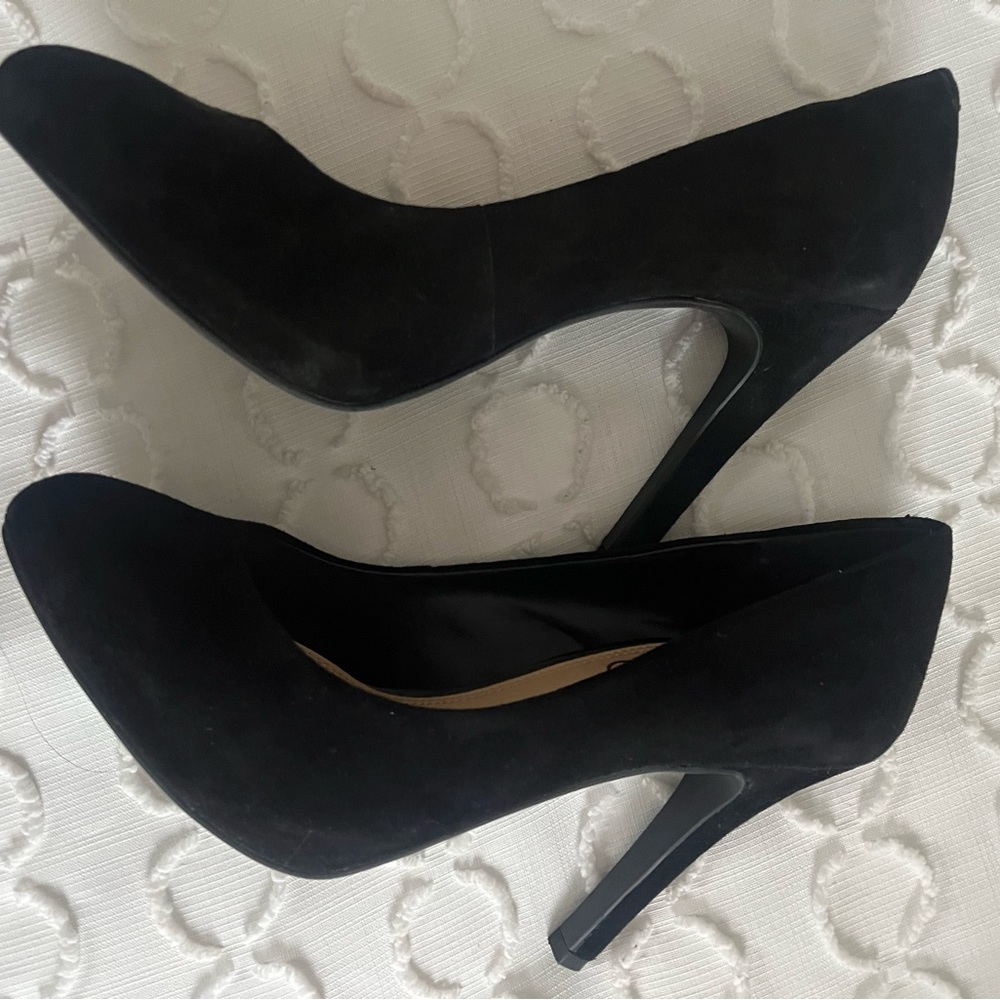Cute Jessica Simpson suede pumps with platform. Worn once. Size 7
